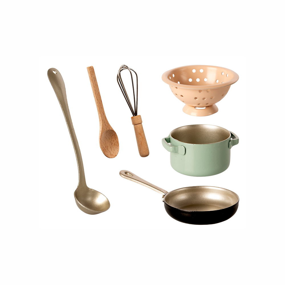 
                      
                        Cooking Set
                      
                    