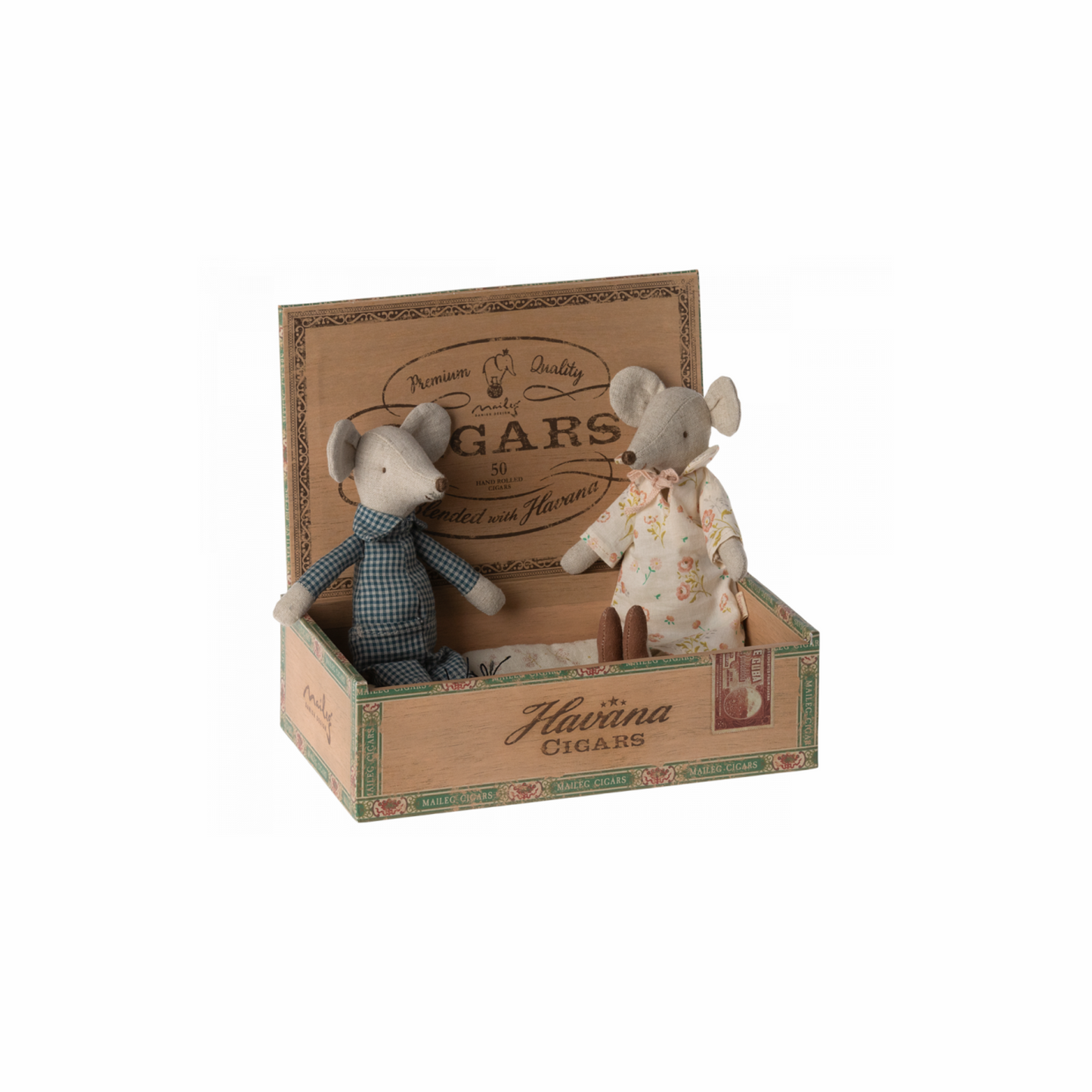 Grandma & Grandpa Mice in Cigarbox